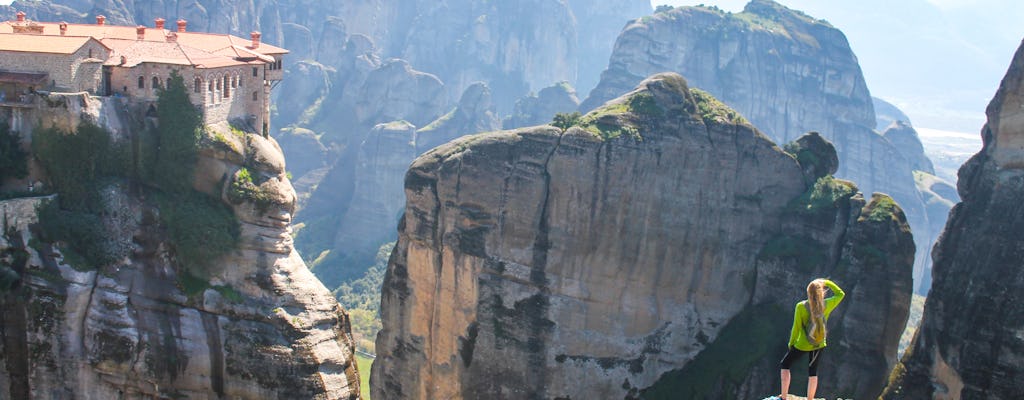 Ganztägige Tour von Thessaloniki nach Meteora mit dem Zug mit Hermit Caves