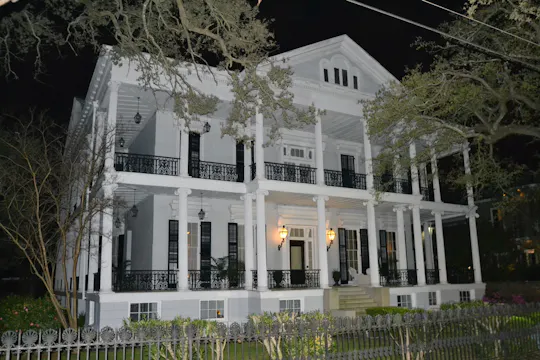 Garden District and Lafayette Cemetery walking tour