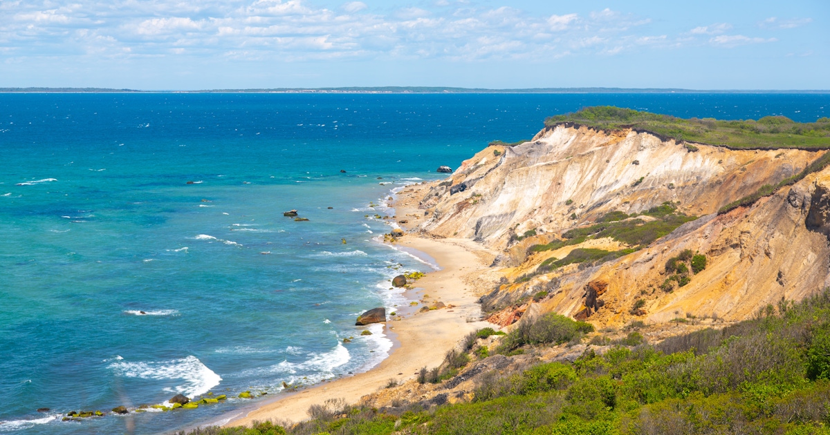 Martha's Vineyard: What to Do, What to Book, and How to Plan It (Tips + FAQ) Martha's Vineyard: What to Do, What to Book, and How to Plan It (Tips + FAQ)