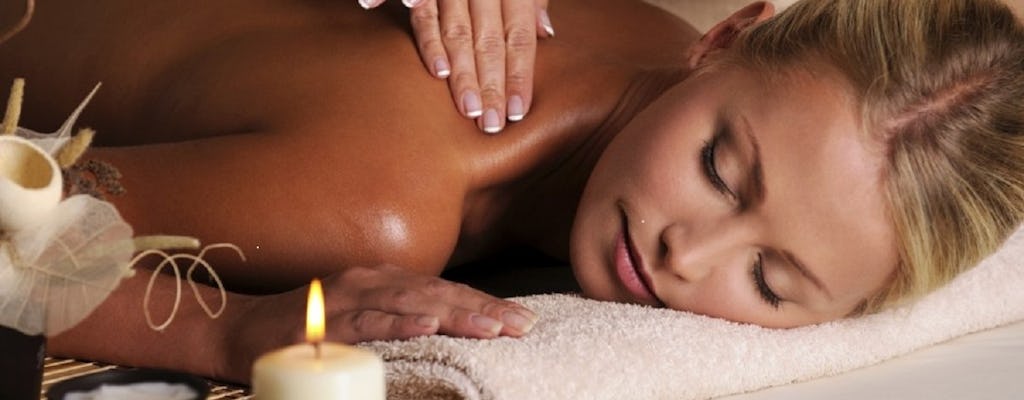 Esfoliação corporal tradicional Artemis Hamam e massagem com óleo