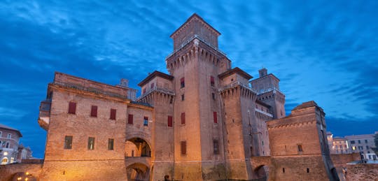 Ferrara nocą w małej grupie