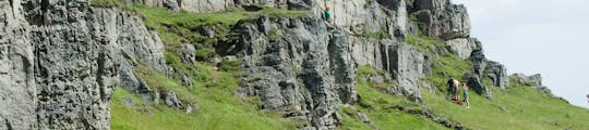 Arrampicata su roccia e discesa in corda doppia nel Peak District