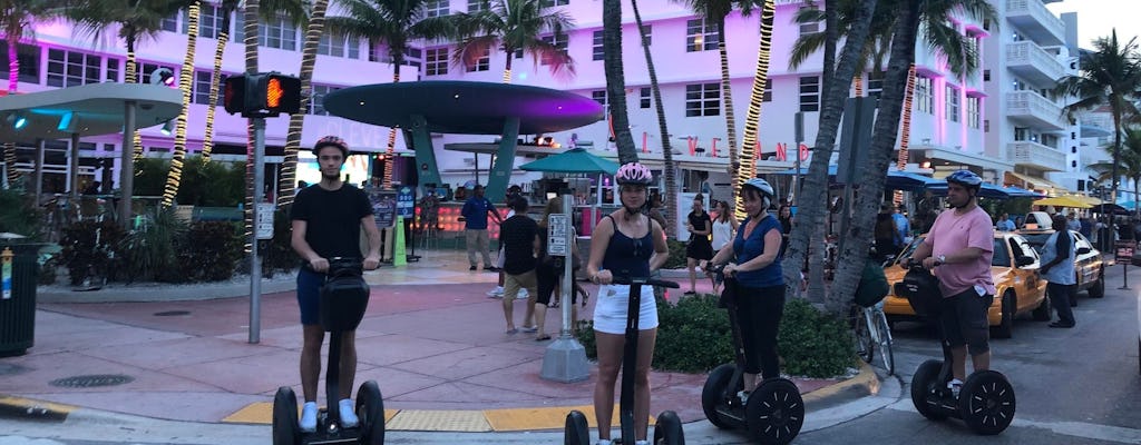 Passeio panorâmico noturno de scooter com equilíbrio automático em South Beach