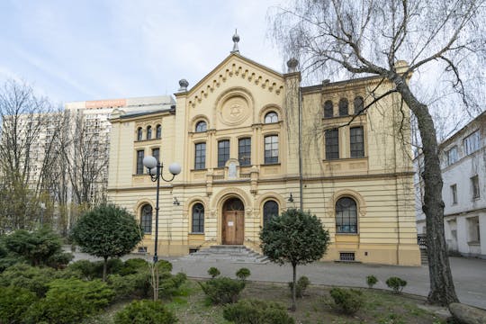 Warsaw private ghetto tour with Jewish Cemetery ticket