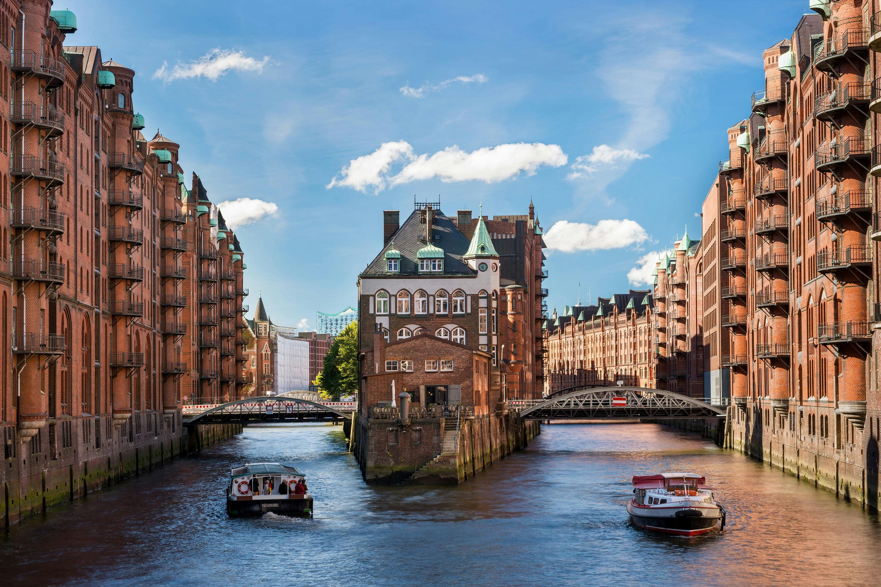 Half-day private and personalized walking tour of Hamburg