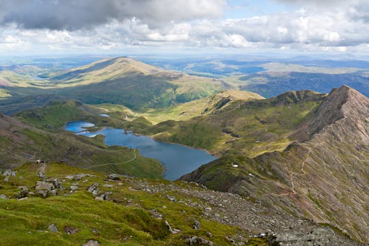 Hiking Snowdon day tour