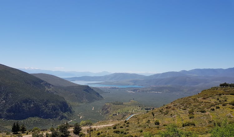 Delphi guided day tour