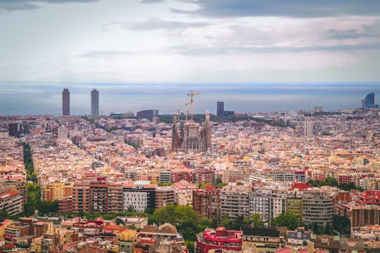 Helicopter ride, walking tour and sailboat trip in Barcelona