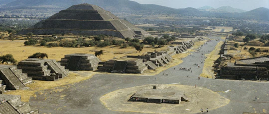 Mexico City Historic Center, Pyramids of Teotihuacán and Drink Tasting