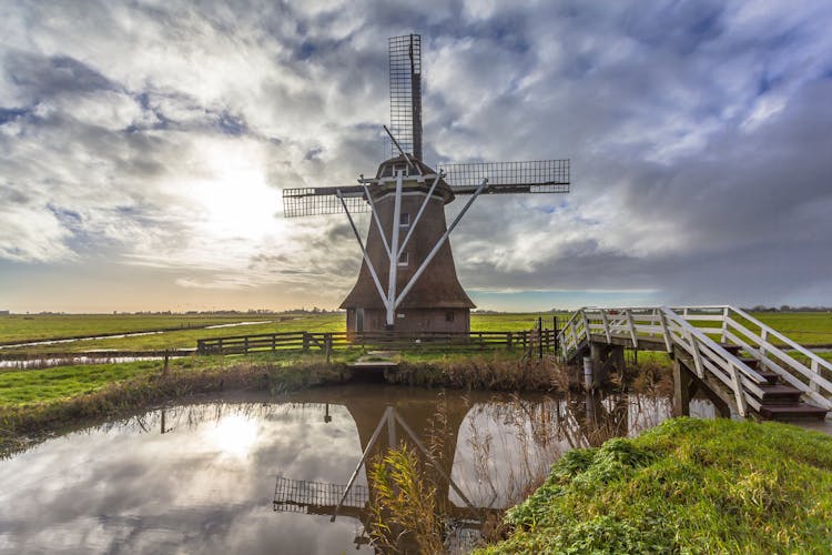 Windmill cruise from Leiden