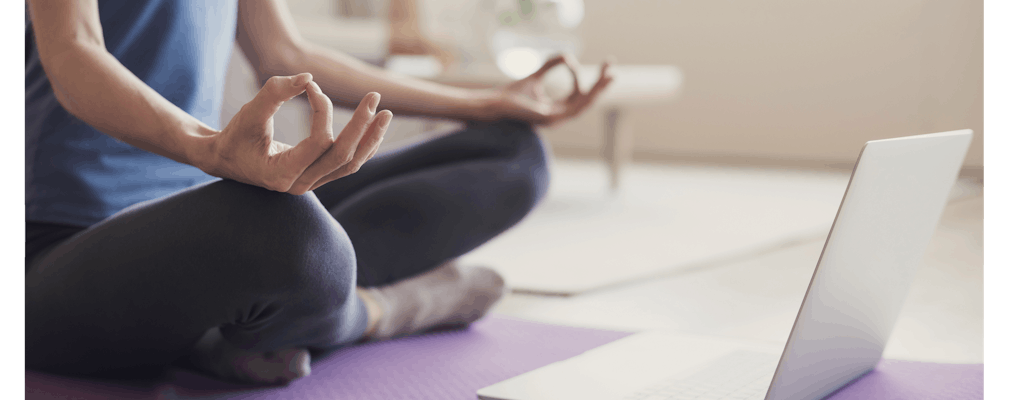 Expérience en ligne de yoga et ayurveda