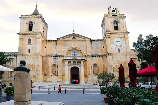 Valletta Walking Tour with Malta Experience