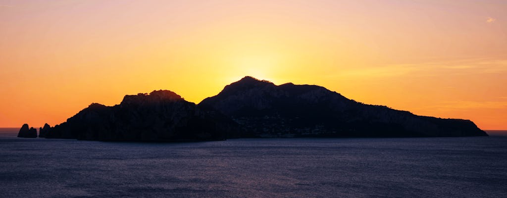 Visite de Capri en soirée avec guide local et tour de l'île en bateau