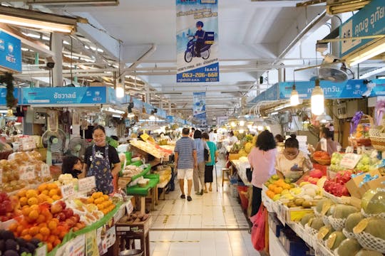 Rundgang auf dem Tor Kor Markt