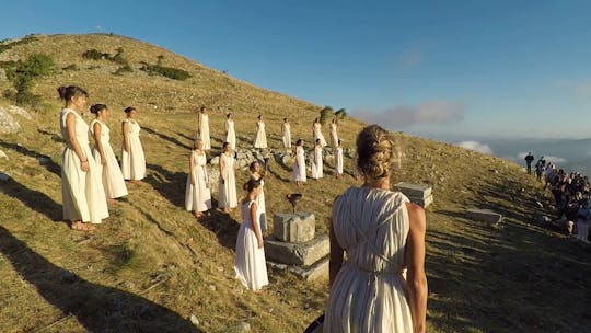 The dawn of the world guided day tour