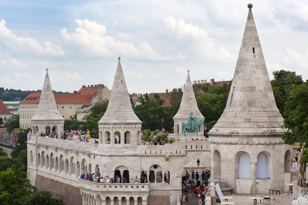 Skip-the-line escorted entrance ticket to Matthias Church and Fishermen's Bastion in Budapest