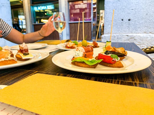 Tapas walking tour in Girona