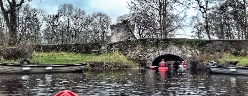 Experiência de caiaque nos lagos Killarney do Castelo de Ross