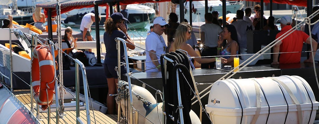Catamaran experience and hermitage red hills in Salou