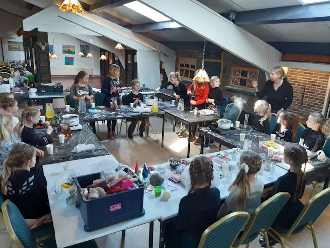 Simonehoeve candle making workshop