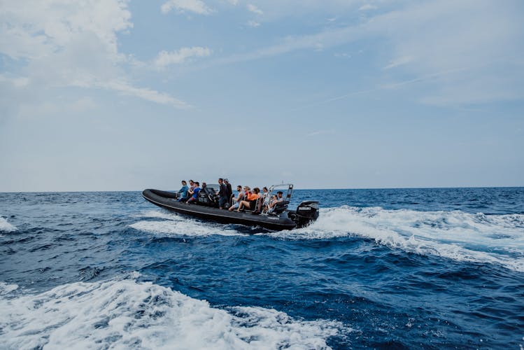 Private speedboat tour to Blue Cave and 5 Islands