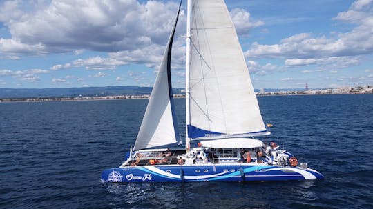Experiência de 1 hora de catamarã em Cambrils