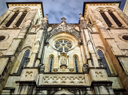 Haunted history walking tour in San Antonio