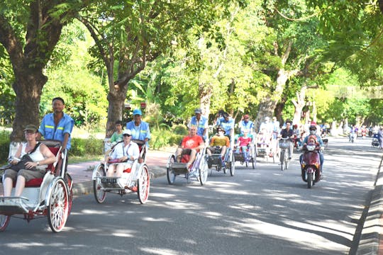 Hue street food guided tour by cyclo