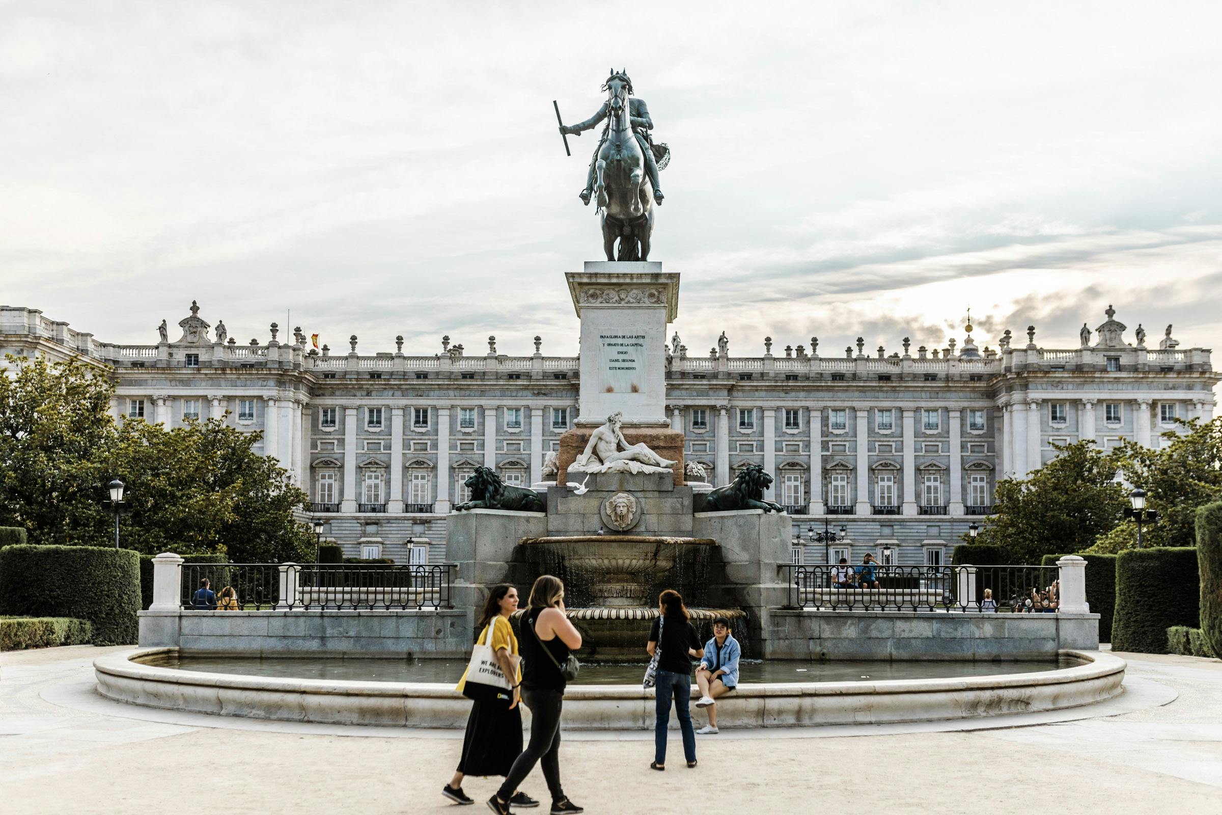 Genießen Sie eine personalisierte Halbtagestour in Madrid mit einem Einheimischen