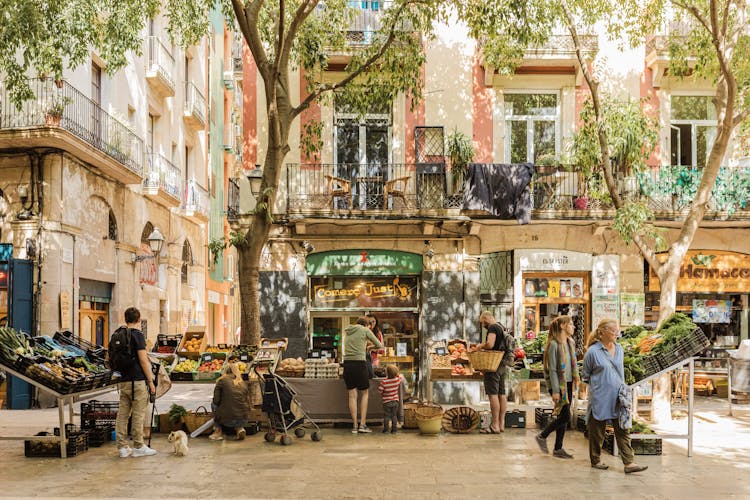 Private and personalized Barcelona tapas tour with a local guide