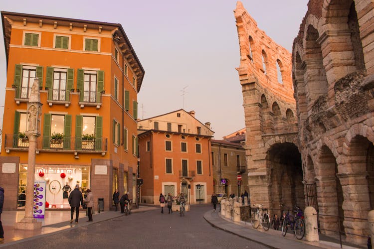 Verona guided tour from Garda Lake area