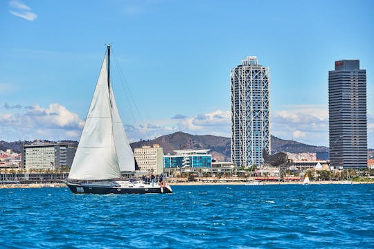 Viagem de barco privada de luxo em Barcelona