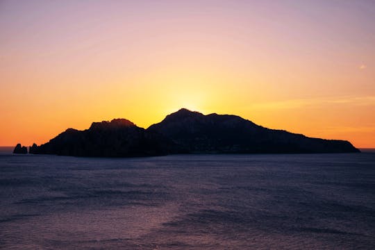 Capri bei Tag und Nacht mit lokalem Tourguide und Bootsfahrt