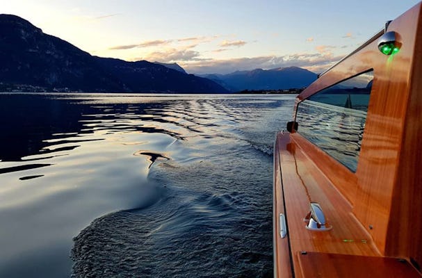 Venetian-style boat cruise to villas on Lake Como