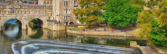 Admire the highlights of Bath on a self-guided audio walk of the canal