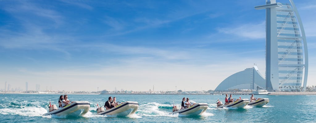 Wycieczka łodzią po Dubaju z własnym napędem