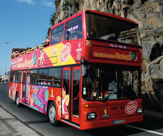 Bus touristique City Sightseeing sur les lignes rouge et verte