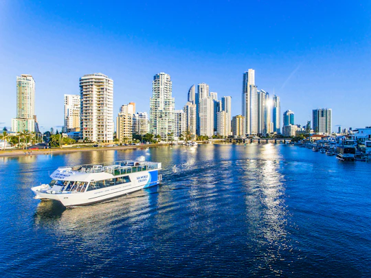 Sightseeing lunch cruise around Gold Coast
