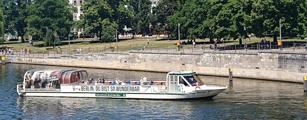 Paseo en barco en el río Spree por el centro de Berlín