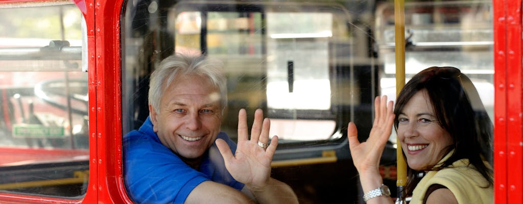 Visite de Famagouste avec l'original bus rouge - billet
