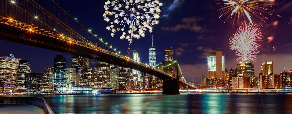 Vela de fuegos artificiales del 4 de julio a bordo del Shearwater desde Nueva York