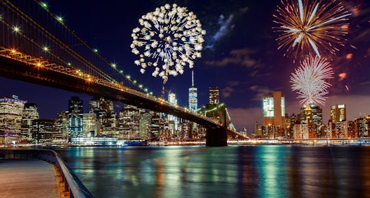 4 de julho Fireworks Vela a bordo do Shearwater de Nova York