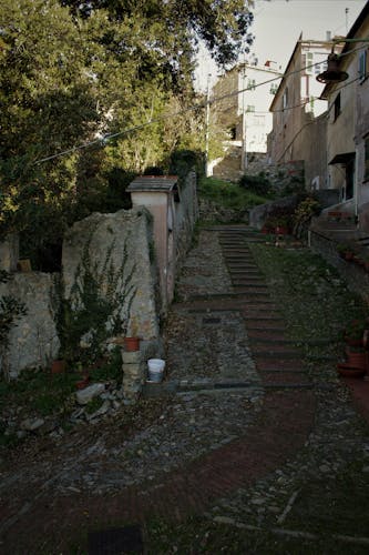 Panoramic tour across the Creuze