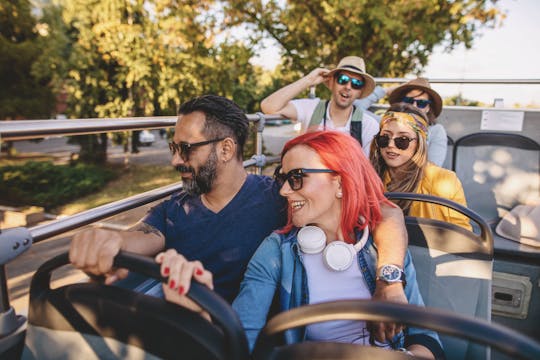 Tour della linea divisa di Cipro con l'originale autobus rosso