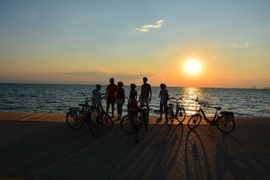 Tour privato in bici elettrica al tramonto di Salonicco