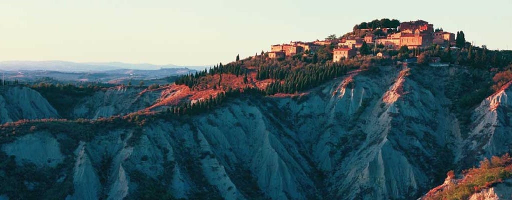 Passeio fotográfico ao pôr do sol em Crete Senesi com degustação