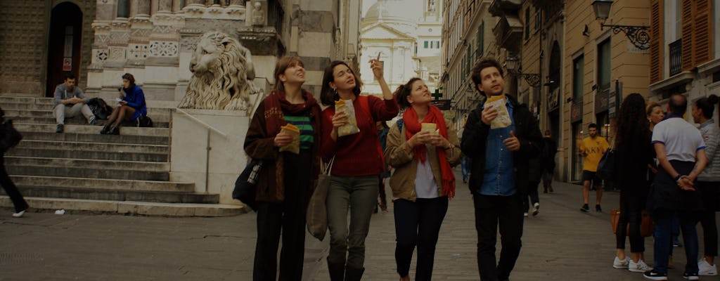 Jantar itinerante no centro histórico de Gênova