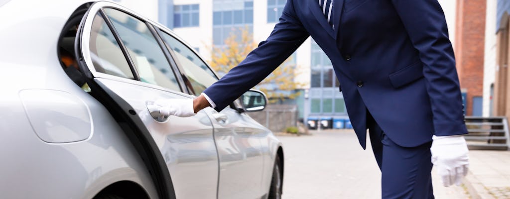 Auto per l'intera giornata a disposizione a Muscat con autista