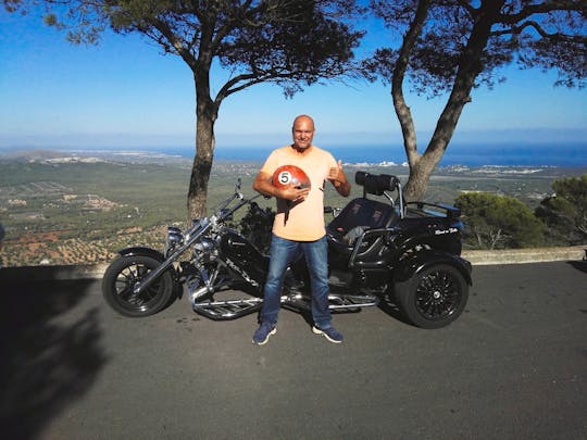 Tramuntanabjergene og Palma på trehjulet motorcykel fra mødestedet i Playa de Palma