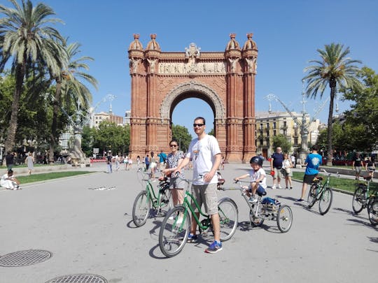 Passeio de bicicleta em família em Barcelona
